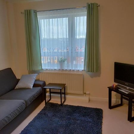 Double Room In A Top Floor Shared Apartment Нортхемптон Экстерьер фото
